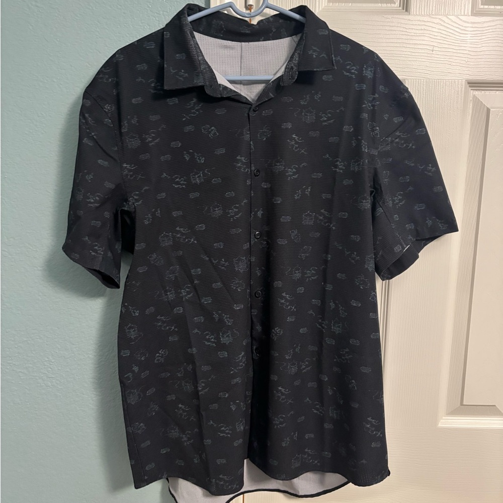 Men’s Lululemon Button up Short sleeve